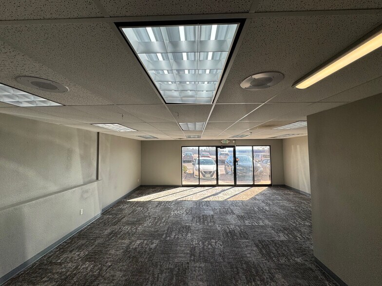 More Photos Of 1020 Ford St, Colorado Springs Showroom For Lease