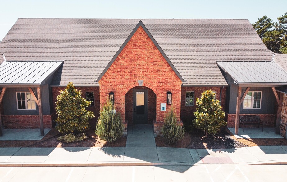More Photos Of 2901 Fairfax Dr, Edmond Medical For Lease