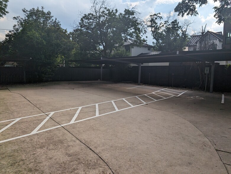More Photos Of 3906 Menchaca Rd, Austin Medical For Lease