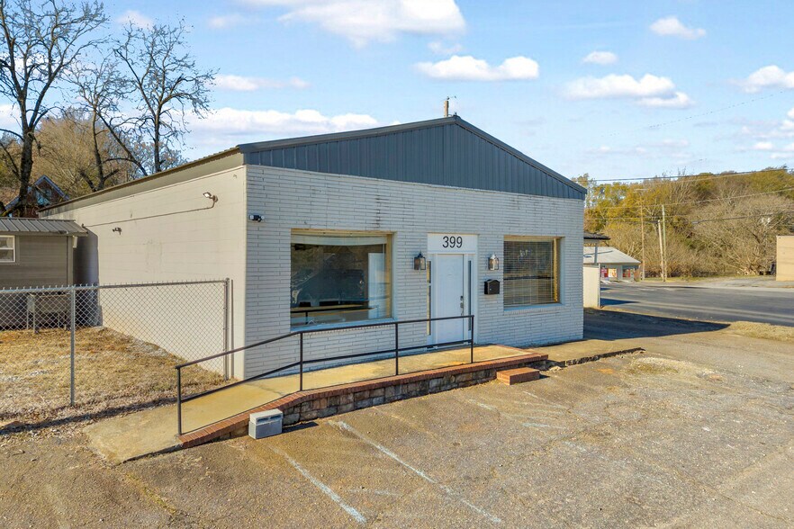 More Photos Of 399 S Elm St, Commerce Storefront For Sale