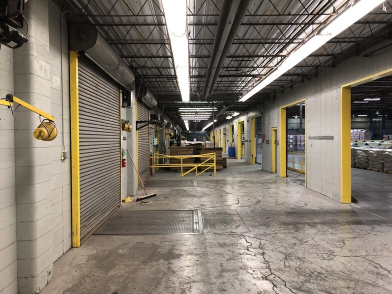 More Photos Of 4714 NE 24th Ave, Amarillo Warehouse For Lease