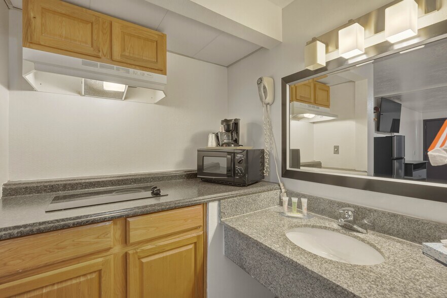 More Photos Of 311 E Main St, Vernal Hotel For Sale