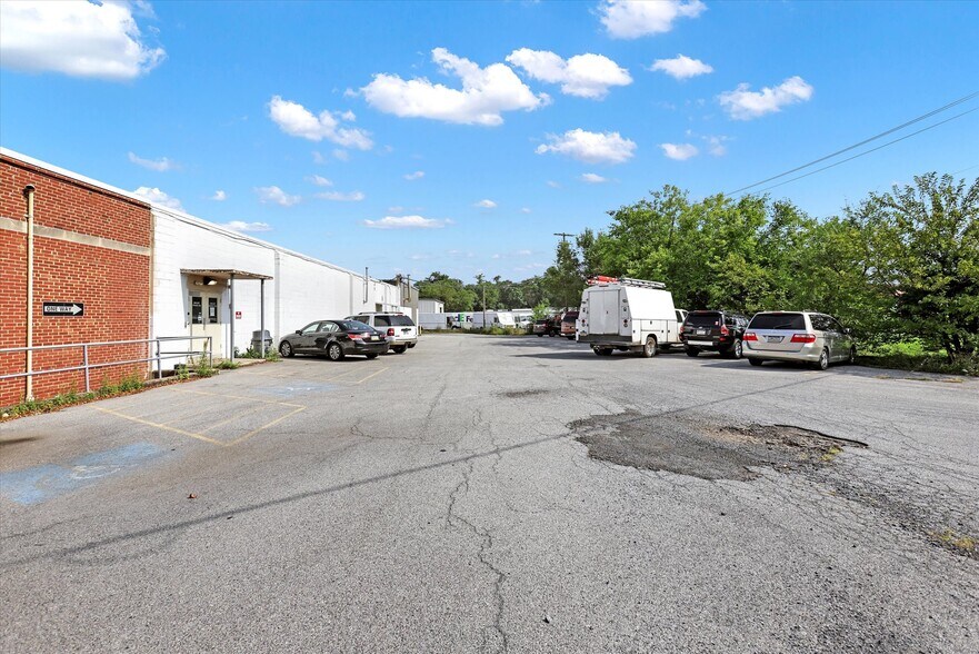 More Photos Of 457 E North St, Carlisle Flex For Sale