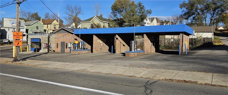 Primary Photo Of 617 Pearson St, New Castle Carwash For Sale