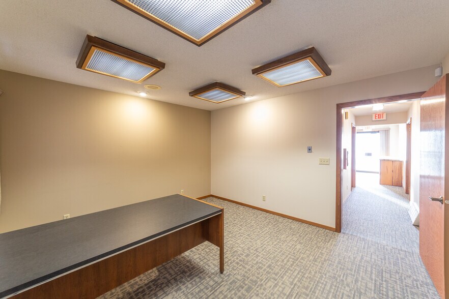 More Photos Of 605 Scott St, Wausau Office For Sale