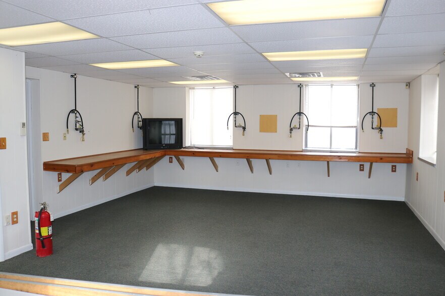 More Photos Of 359 Lincoln Ave, East Stroudsburg Manufacturing For Sale