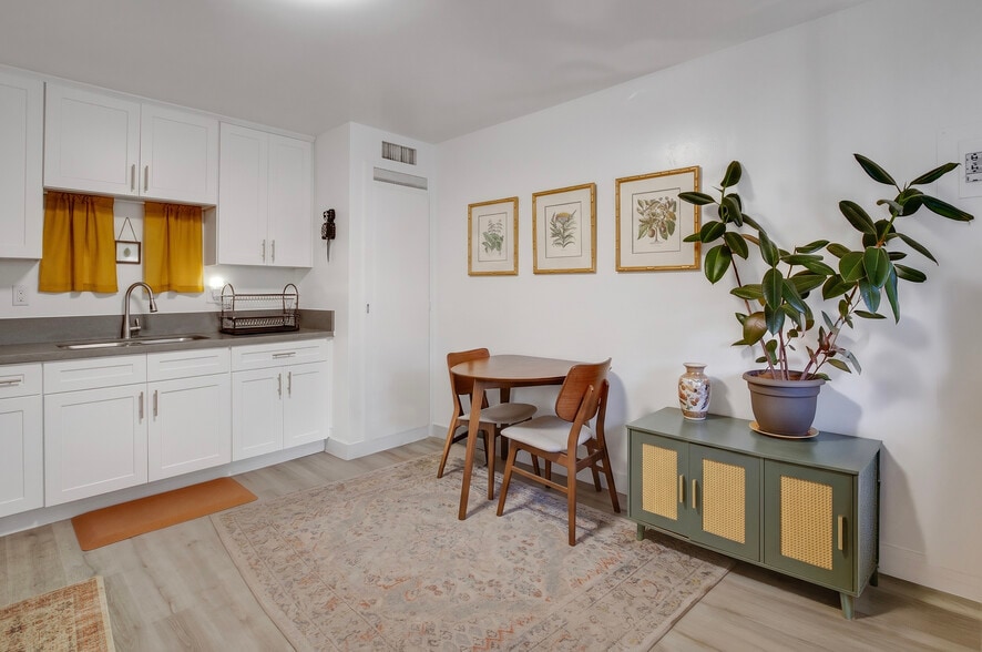 More Photos Of 817 Mira Mar Ave, Long Beach Apartments For Sale