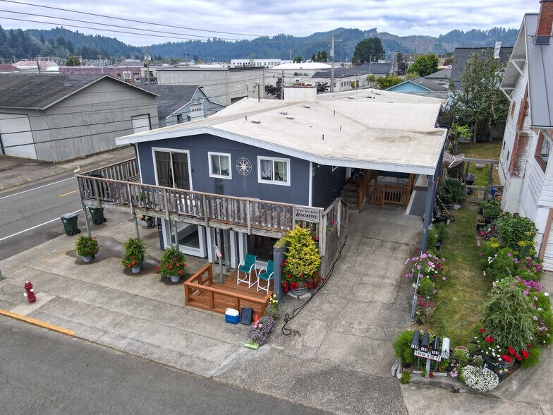 More Photos Of 582 Winchester Ave, Reedsport Storefront Retail Residential For Sale