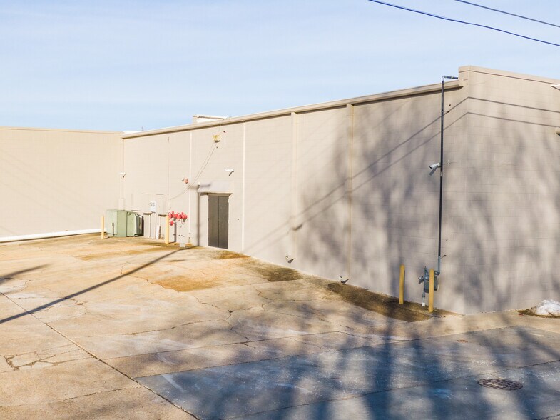 More Photos Of 1050-1056 S Bishop Ave, Rolla Storefront For Sale