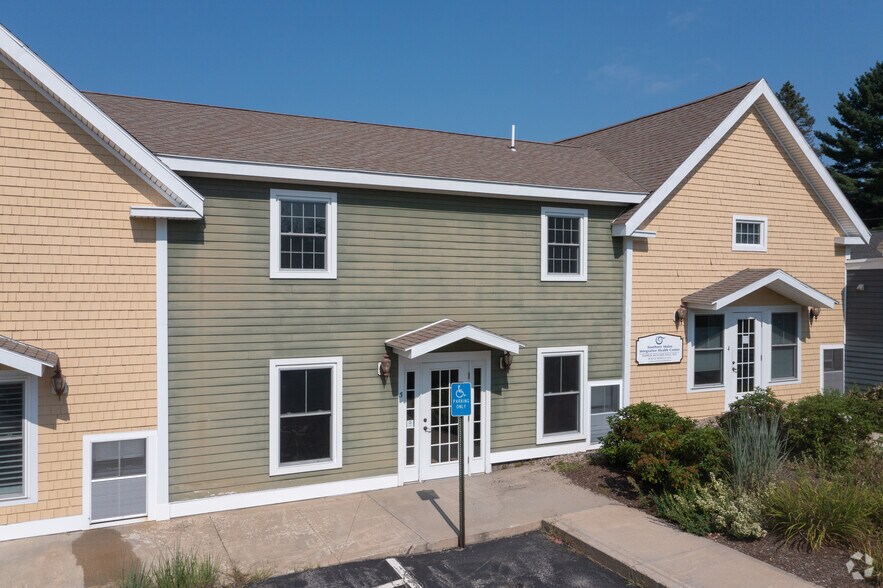 More Photos Of 69 York St, Kennebunk Medical For Sale