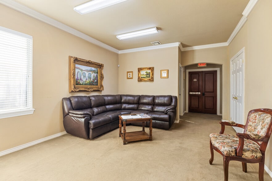 More Photos Of 1501 W Main St, Collinsville Funeral Home For Sale