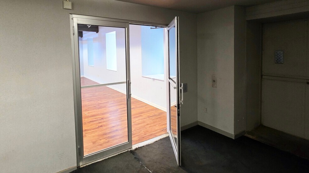 More Photos Of 3901 Main St, Philadelphia Office For Lease