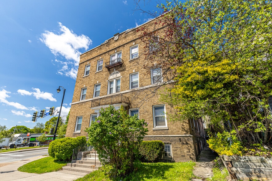 More Photos Of 865 Lake Ave, Rochester Apartments For Sale