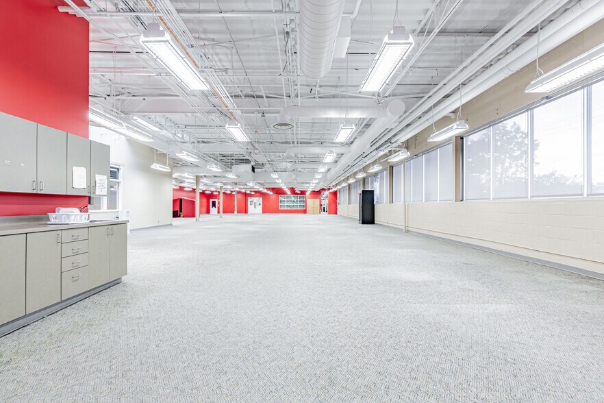 More Photos Of 33 Kern Rd, Toronto Light Distribution For Sale