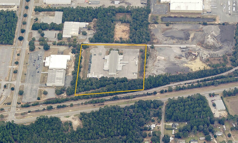 Primary Photo Of 8165 Progress Dr, Milton Truck Terminal For Lease