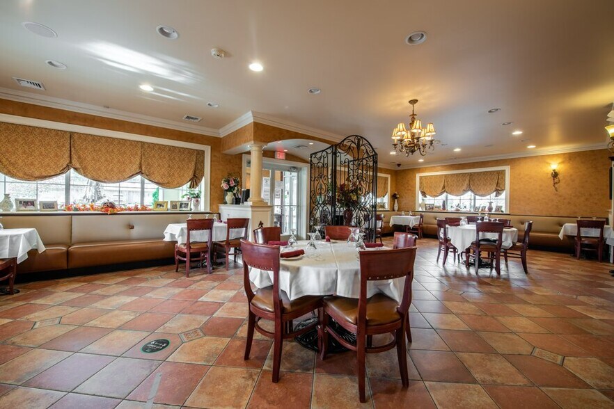 More Photos Of 376 River Rd, Shelton Restaurant For Sale