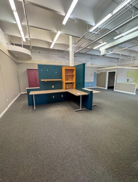 More Photos Of 2002 2nd St SW, Rochester Storefront Retail Office For Sale