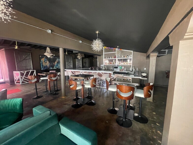 More Photos Of 1517 E Las Olas Blvd, Fort Lauderdale Bar For Lease