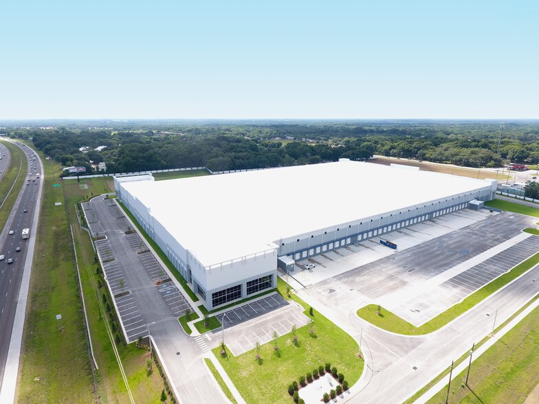 More Photos Of 1003 N Taylor Rd, Seffner Warehouse For Lease