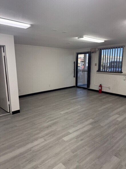 More Photos Of 1590 Foothill Dr, Boulder City Light Distribution For Sale