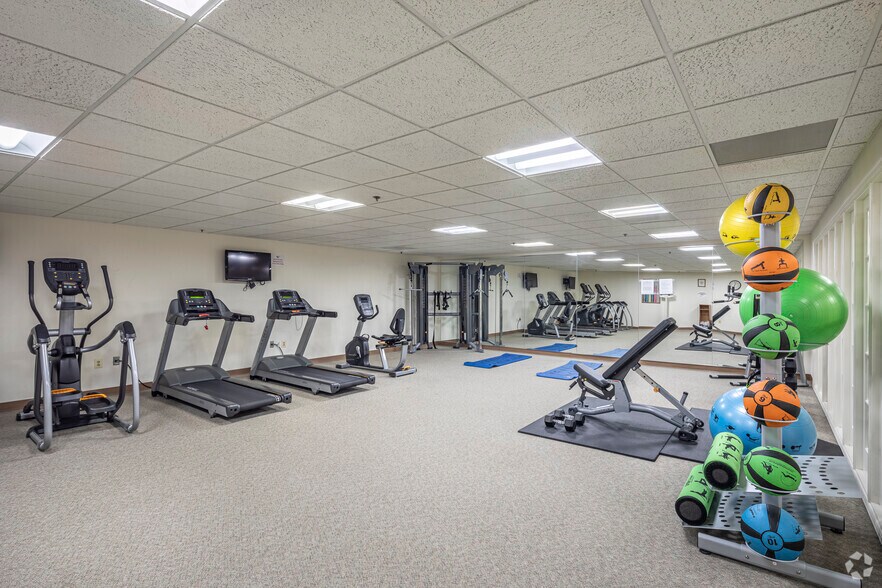 More Photos Of 2034 Eisenhower Ave, Alexandria Office For Lease