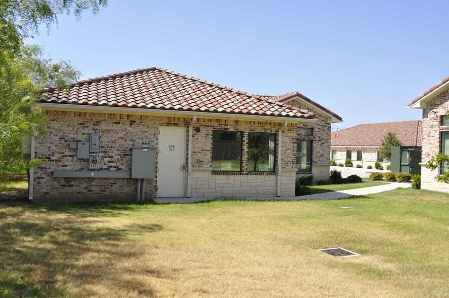More Photos Of 4957 Golden Triangle Blvd, Fort Worth Medical For Lease