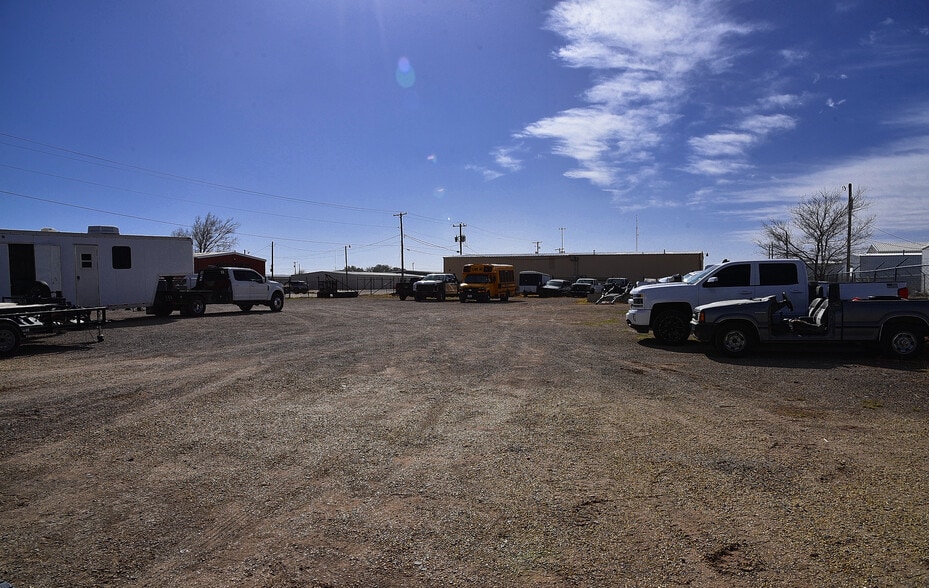 More Photos Of 1700 Dakota Ave, Midland Industrial For Lease