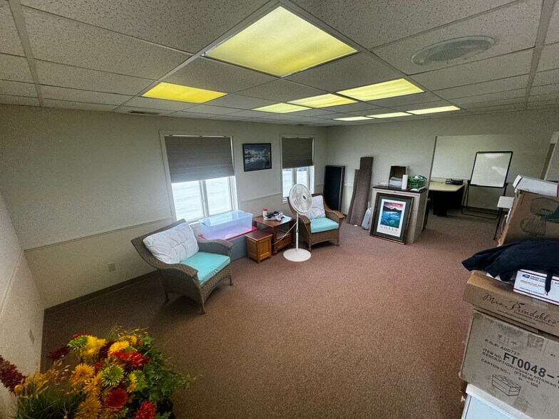 More Photos Of 7445 University Ave, Des Moines Medical For Sale