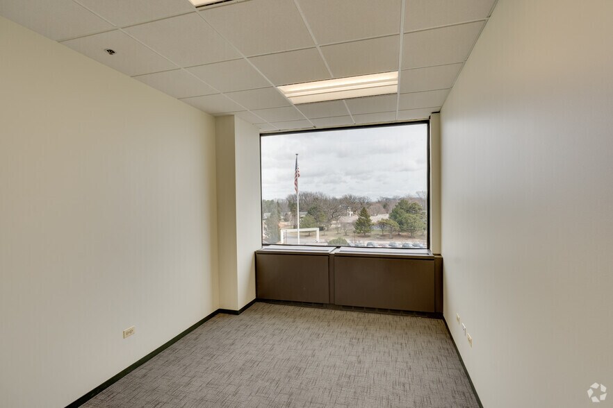 Photo of 3rd Floor Ste 2211/305