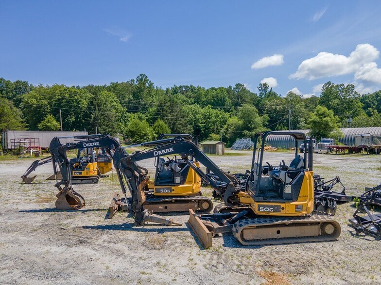 More Photos Of 424 Terrell Rd, Franklin Showroom For Sale