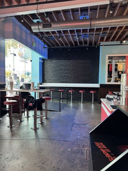 More Photos Of 3847 Main St, Culver City Storefront Retail Office For Lease