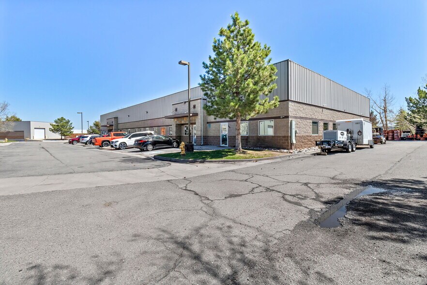 More Photos Of 15534 E Hinsdale Cir, Centennial Light Distribution For Lease