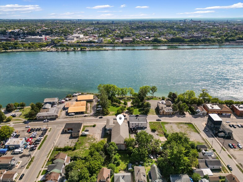 More Photos Of 131-139 Niagara Blvd, Fort Erie Storefront Retail Residential For Sale