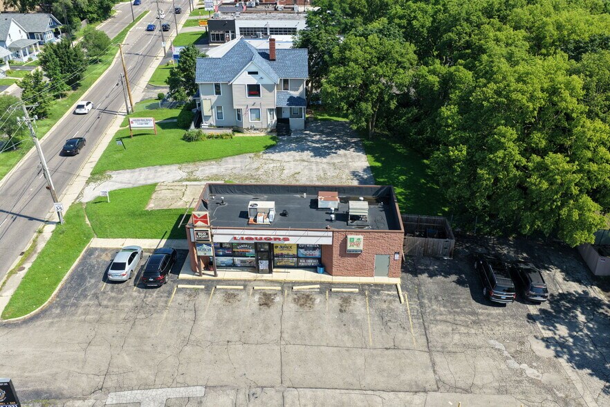 More Photos Of , Aurora General Retail For Sale