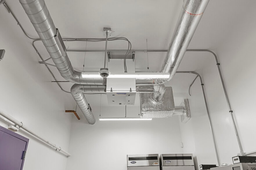 More Photos Of 700 S Main St, Sheffield Refrigeration Cold Storage For Sale