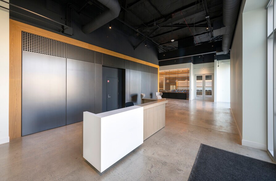 More Photos Of 150 Industrial Rd, San Carlos Flex For Sale