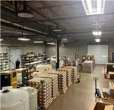 More Photos Of 411 E Jarvis Ave, Des Plaines Industrial For Sale