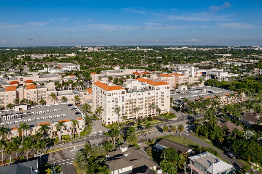 More Photos Of 401 NE Mizner Blvd, Boca Raton Apartments For Sale