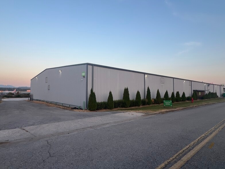 Primary Photo Of 1903 Polymer Dr, Chattanooga Distribution For Lease