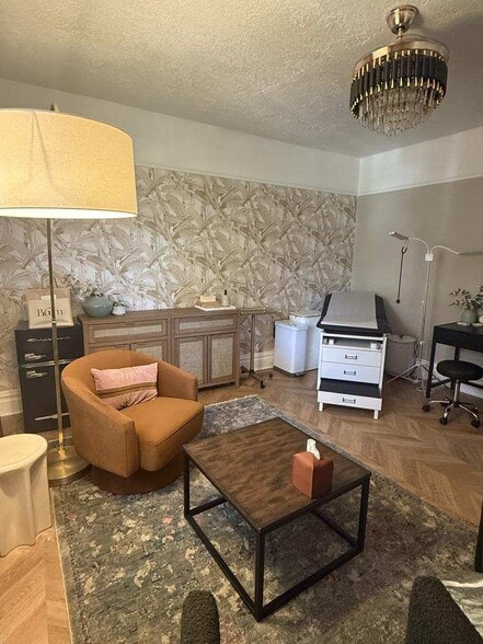 More Photos Of 100 W Main St, Boise Office Residential For Lease