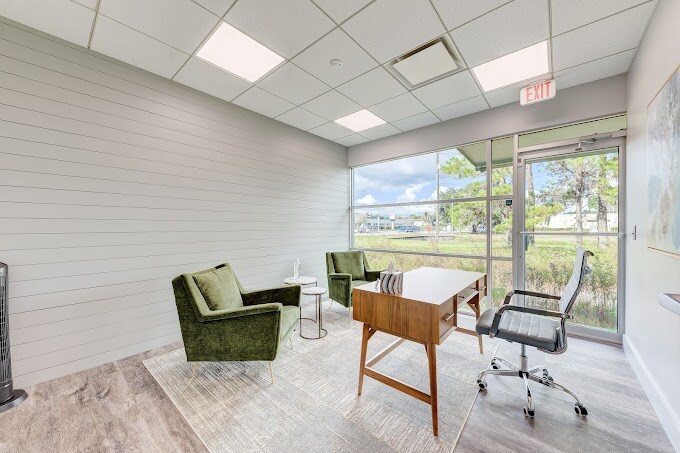 More Photos Of 3131 Lakeland Hills Blvd, Lakeland Medical For Lease