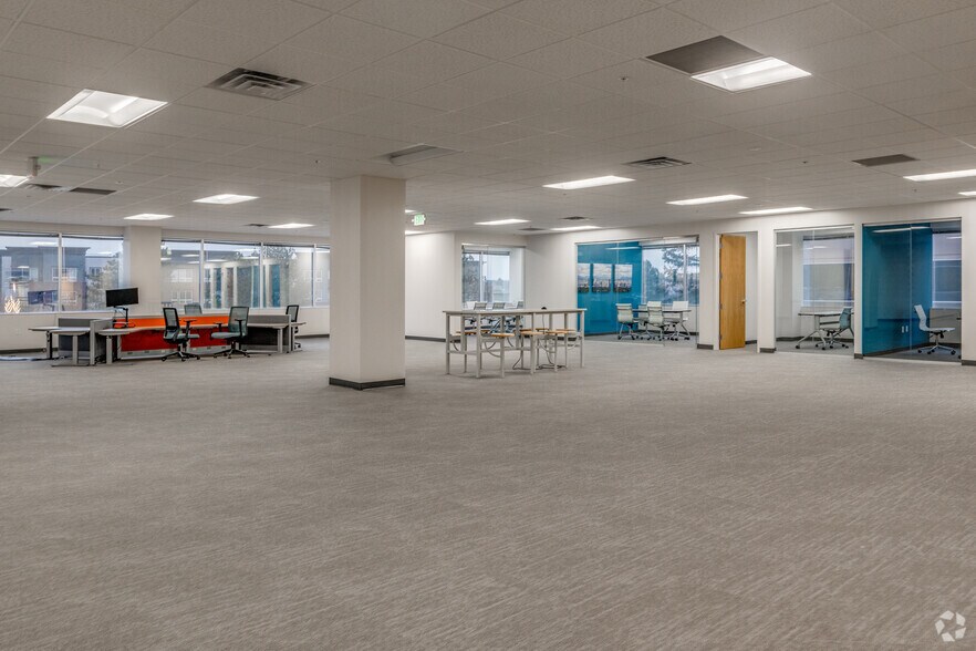 More Photos Of 327 Inverness Dr S, Englewood Office Residential For Lease