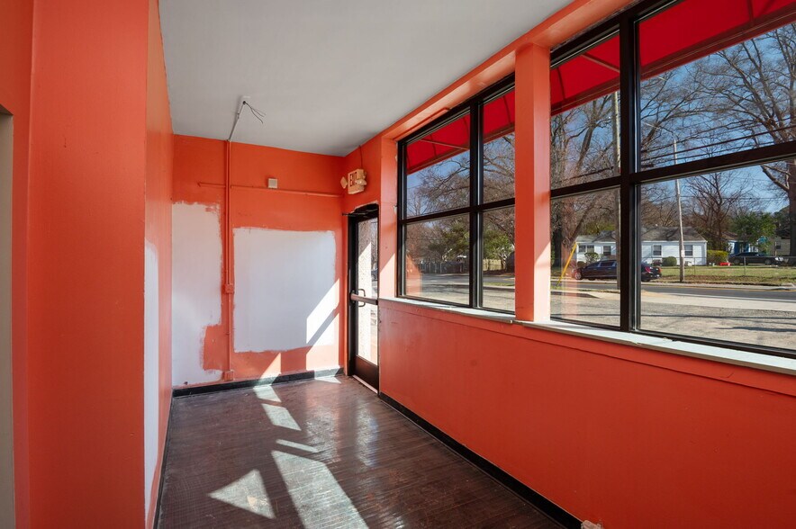 More Photos Of 2331-2333 Statesville Ave, Charlotte Restaurant For Lease