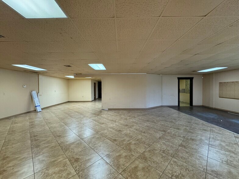 More Photos Of 1010 Us-27 Hwy, Sebring Office For Lease