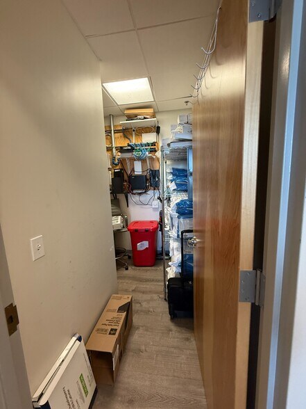 More Photos Of 456 Chestnut St, Lakewood Office For Lease