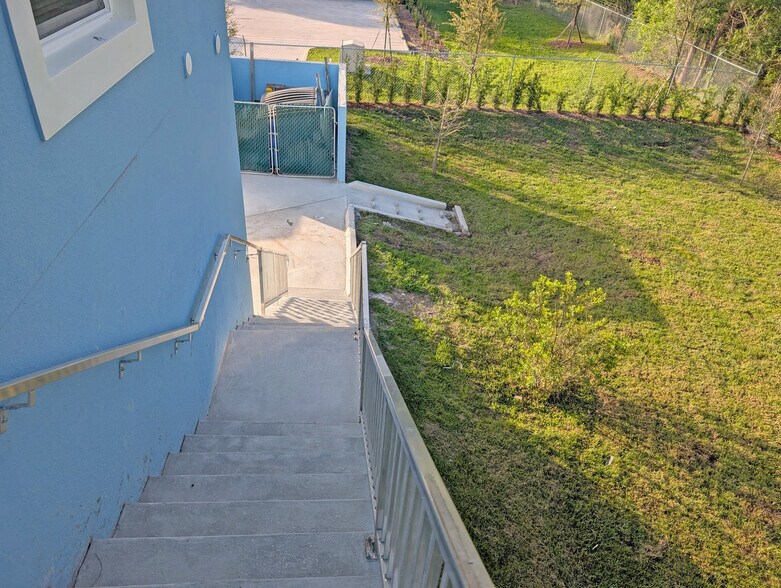 More Photos Of 550 Martin Road, Palm Bay Flex For Lease