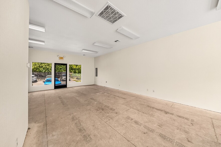 More Photos Of 209 S Old Pacific Hwy, Myrtle Creek Office For Sale