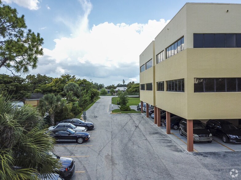More Photos Of 3745 Broadway, Fort Myers Medical For Sale