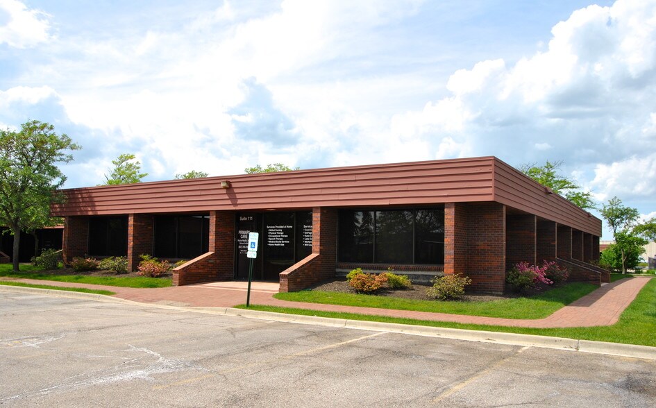 More Photos Of 411 E Business Center Dr, Mount Prospect Office For Lease
