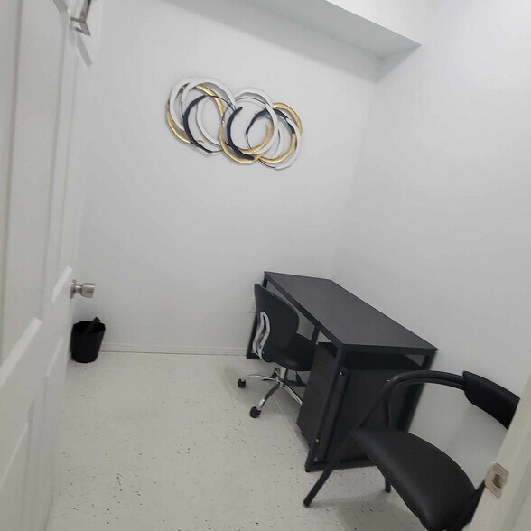 More Photos Of 1982 Main St E, Snellville Storefront For Sale